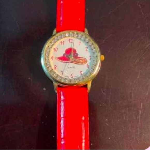 Vintagee Red Hat Society watch, brooch, brooch box and badge or eyeglass holder - Picture 7 of 13